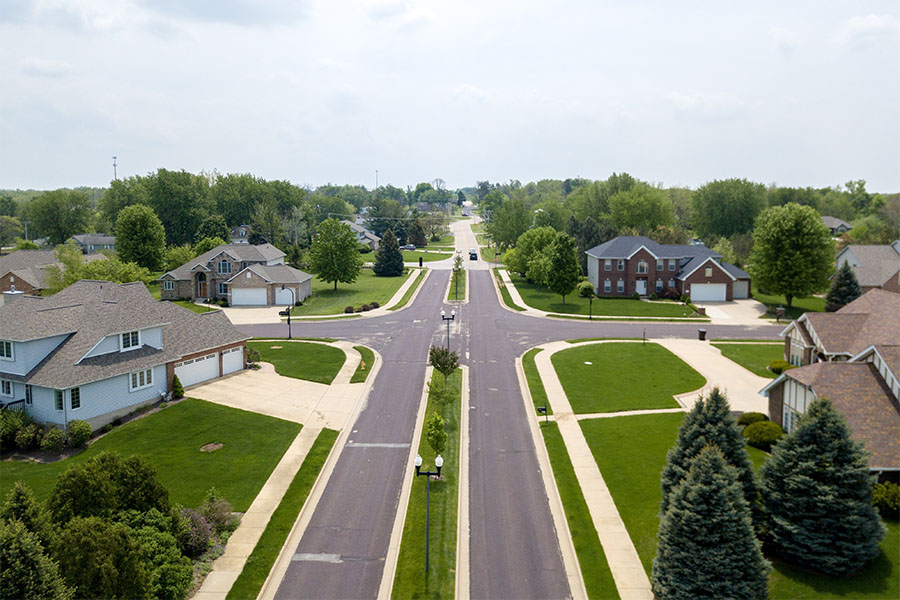 Roselle, IL - View of a Small Suburban Community with Luxury Homes Surrounded by Greenery in Roselle Illinois